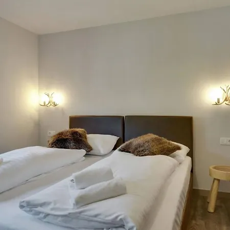 Lovely Chalet With Parking In * פארכאנט